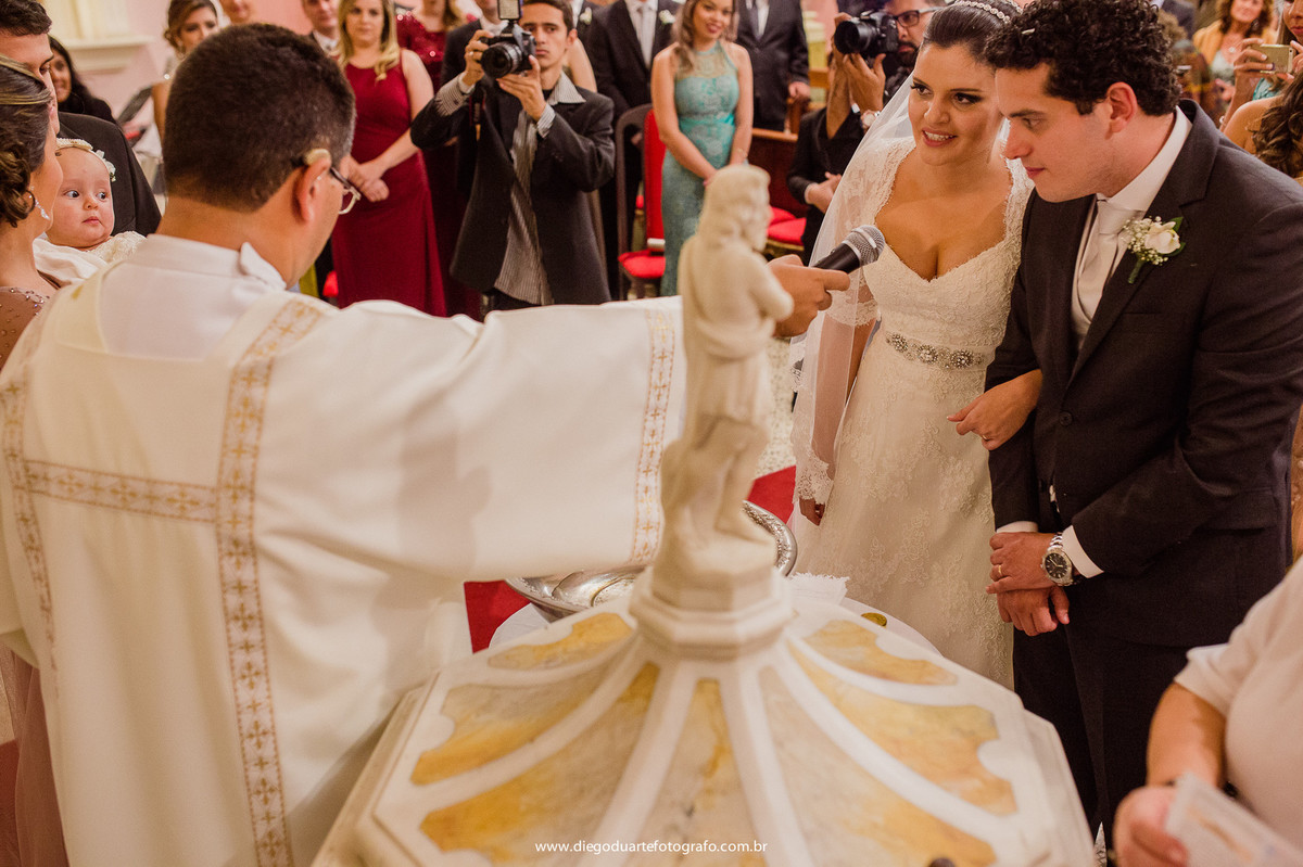 votos do noivo na cerimônia, noivos no altar, cerimônia de casamento, igreja evangélica,  casamento na igreja cristã, fotógrafo de casamento RJ, Tijuca, fotógrafo criativo, Rio de janeiro