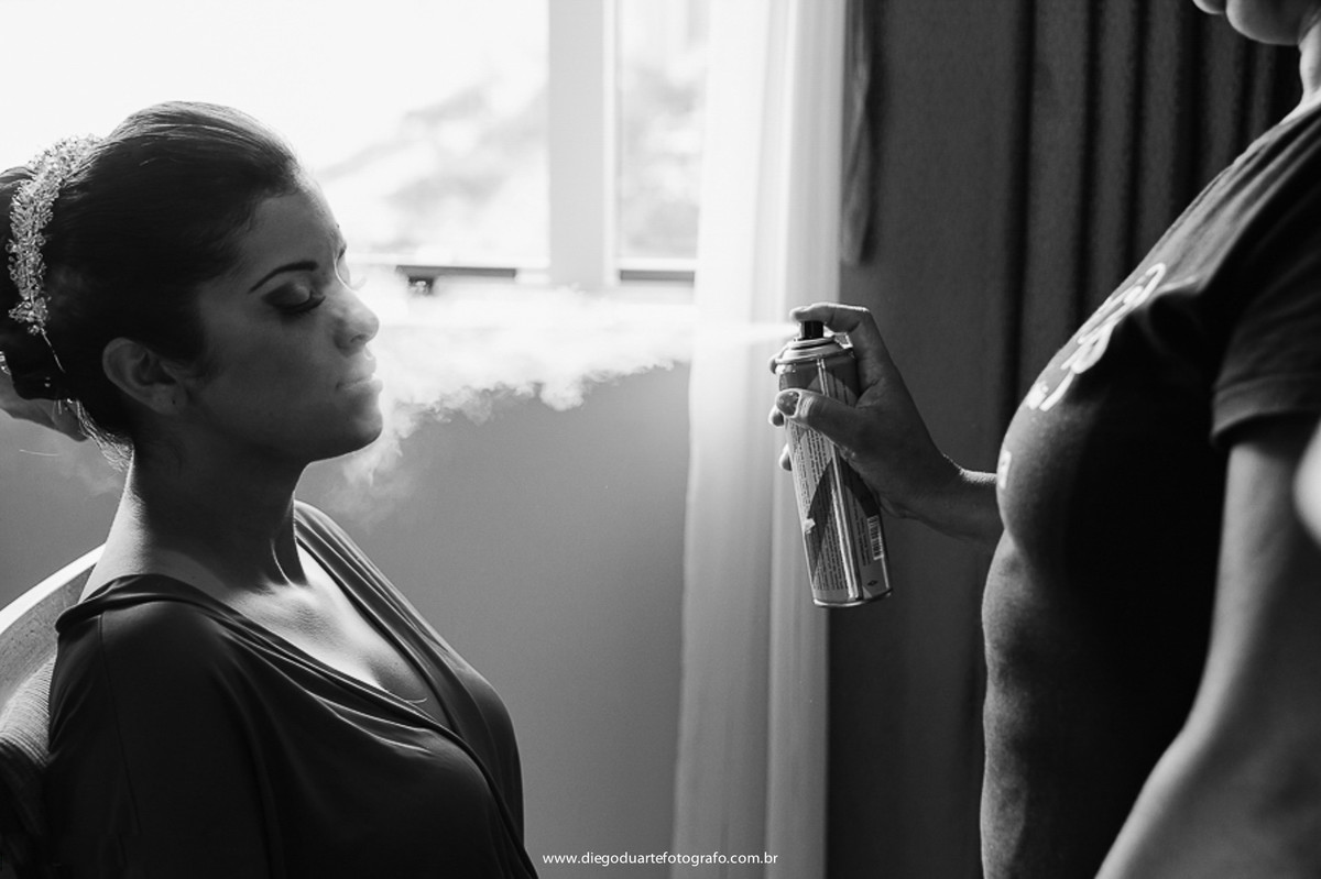 maquiando a noiva , dia da noiva, make uo noiva, maquiadora rj, cerimônia de casamento, igreja evangélica,  casamento na igreja cristã, fotógrafo de casamento RJ, Tijuca, fotógrafo criativo, Rio de janeiro