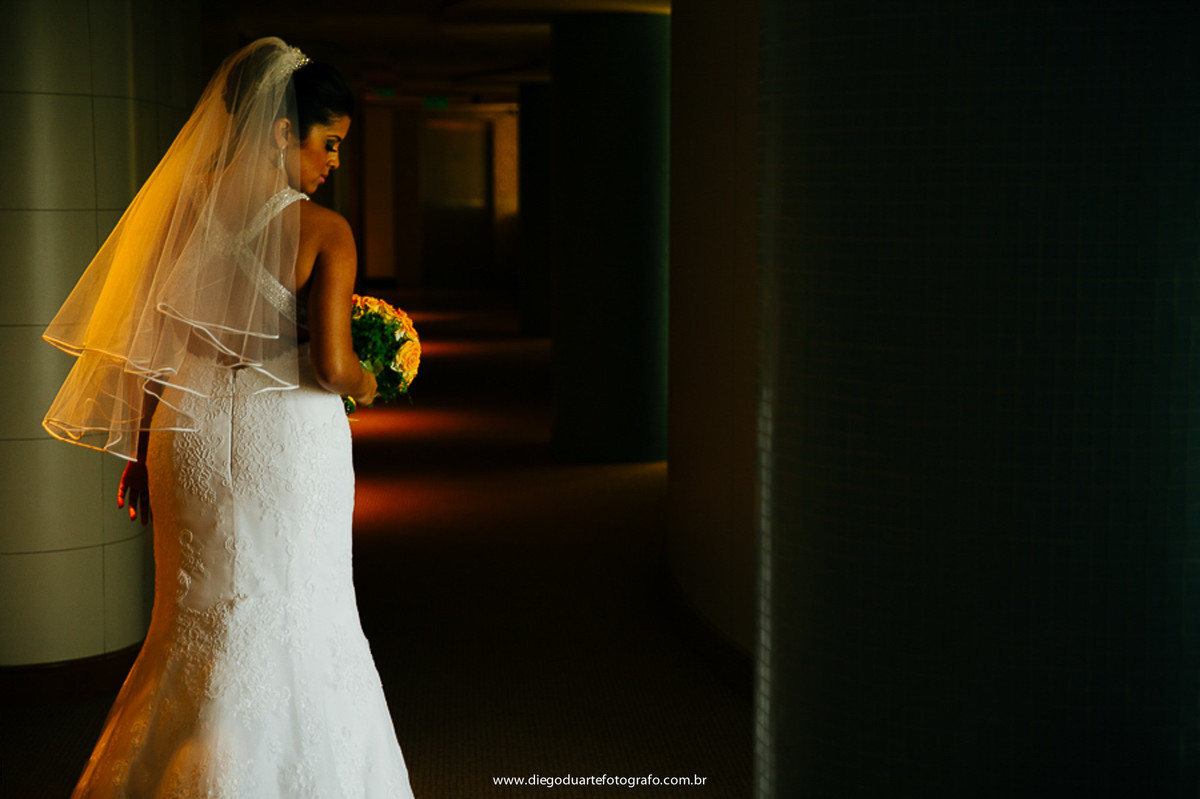 foto da noiva linda, noiva pronta, vestido de noiva, bouquet para noivas, cerimônia de casamento, igreja evangélica,  casamento na igreja cristã, fotógrafo de casamento RJ, Tijuca, fotógrafo criativo, Rio de janeiro