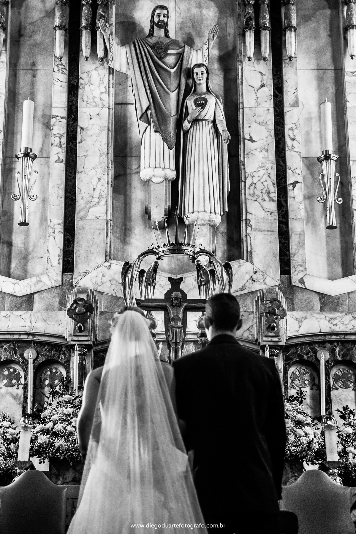 igreja catolica rj, noivos no altar, igreja evangélica,  casamento na igreja cristã, fotógrafo de casamento RJ, Tijuca, fotógrafo criativo, Rio de janeiro