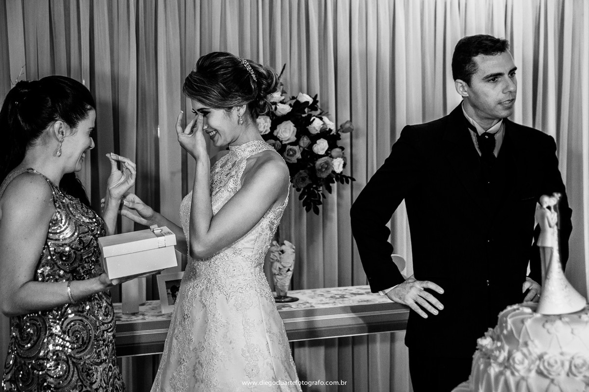 noivos e padrinhos na festa, igreja evangélica,  casamento na igreja cristã, fotógrafo de casamento RJ, Tijuca, fotógrafo criativo, Rio de janeiro