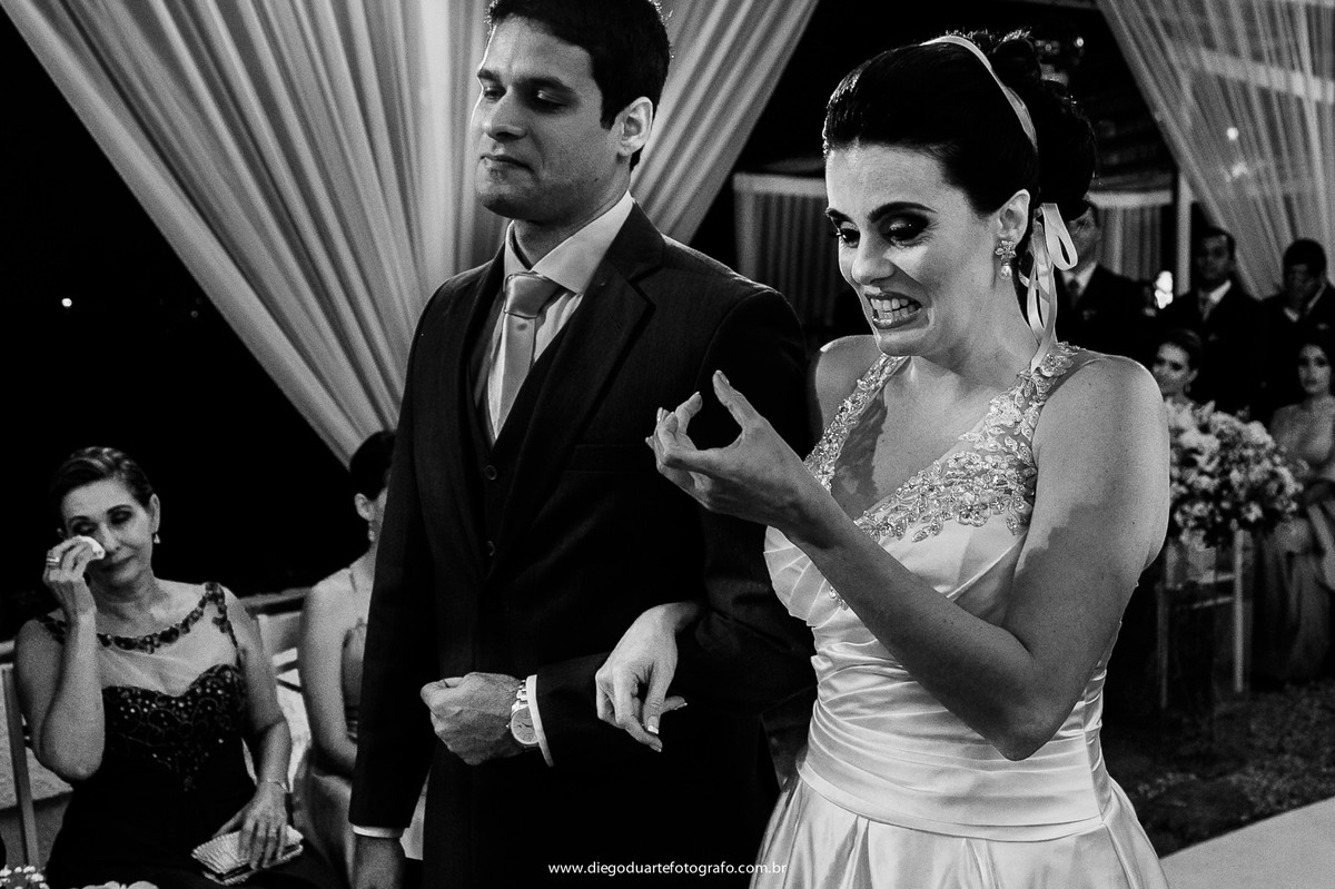 noivos na cerimônia, emoção, igreja evangélica,  casamento na igreja cristã, fotógrafo de casamento RJ, Tijuca, fotógrafo criativo, Rio de janeiro