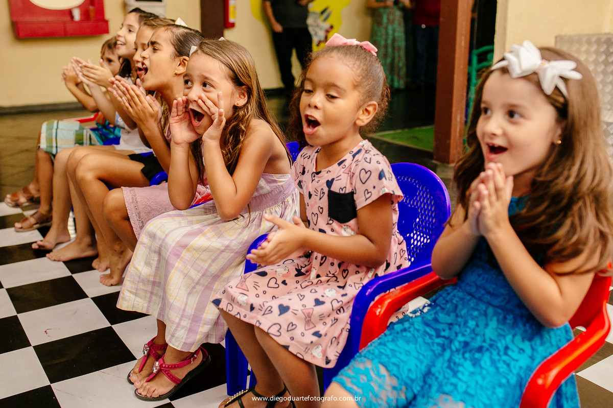 roupa da branca de neve, personagem vivo, festa de um ano, decoracao branca de neve, fotografia infantil, branca de neve, fotografo infantil, casa de festa na tiuca, mesa da branca de neve, casa de festa festarte, 