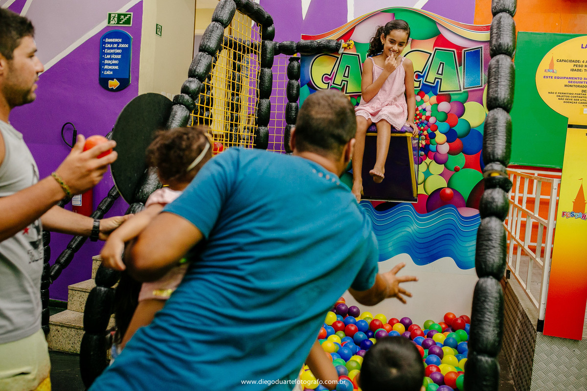 roupa da branca de neve, personagem vivo, festa de um ano, decoracao branca de neve, fotografia infantil, branca de neve, fotografo infantil, casa de festa na tiuca, mesa da branca de neve, casa de festa festarte, 