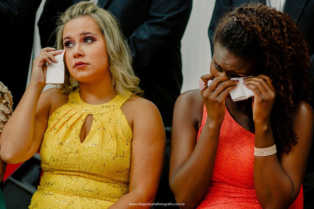 vestido para madrinhas, madrinhas chorando,  casamento na igreja católica, fotógrafo de casamento RJ, Tijuca, fotógrafo criativo, Rio de janeiro