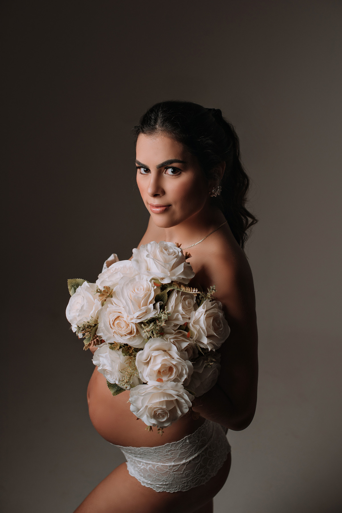 Ensaio gestante casal, fundo infinito em estúdio,fotos com bory. adriana kleine fotografias Imperatriz MA