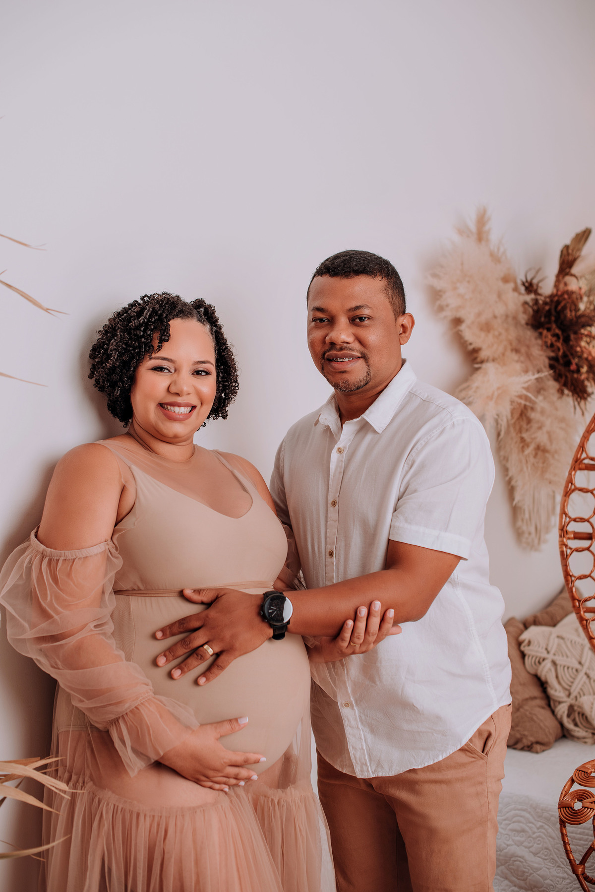 ensaio gestante boho cenário quarto, com akleine fotografias, fotógrafa em estúdio.