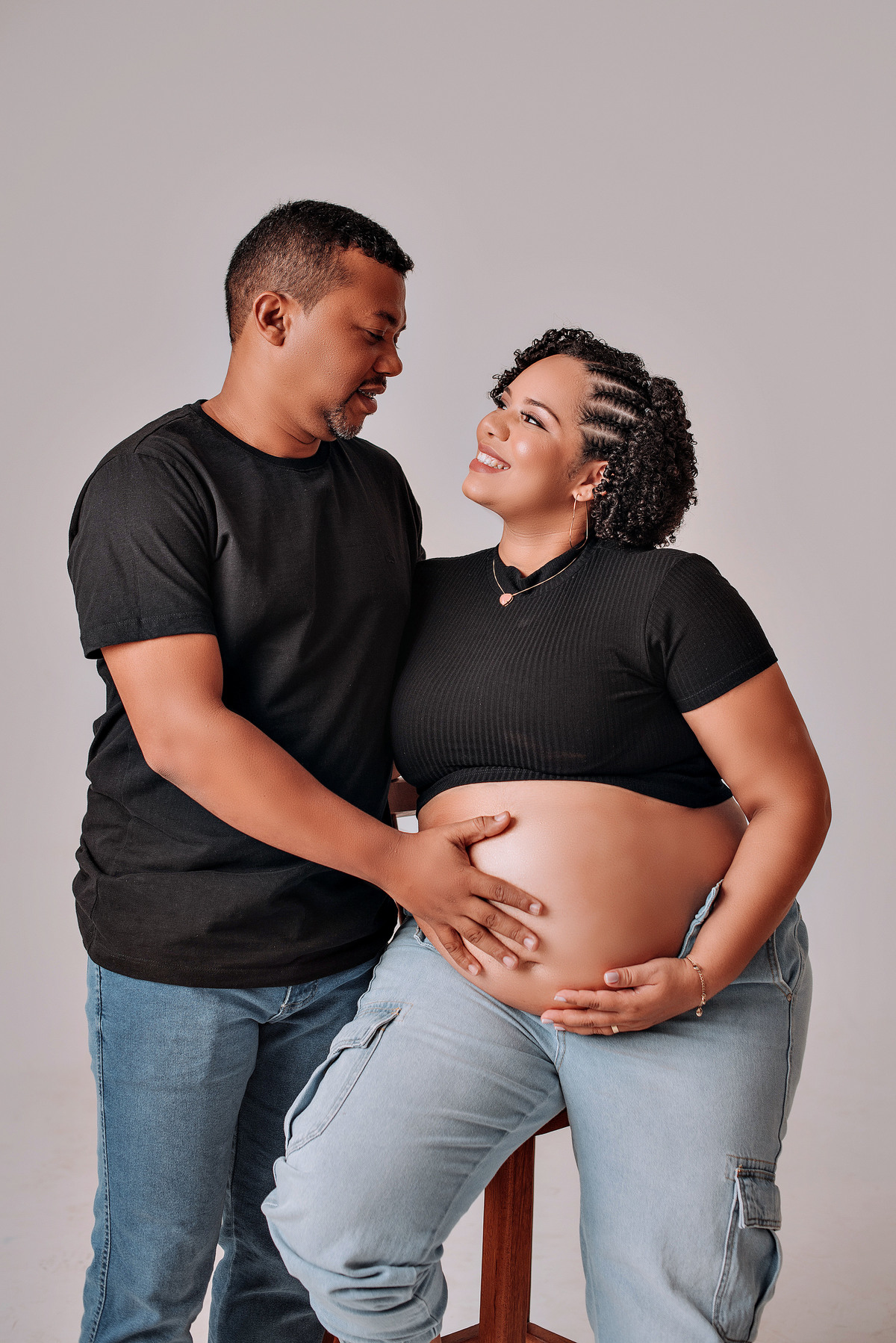 ensaio gestante  com akleine fotografias, fotógrafa em estúdio.