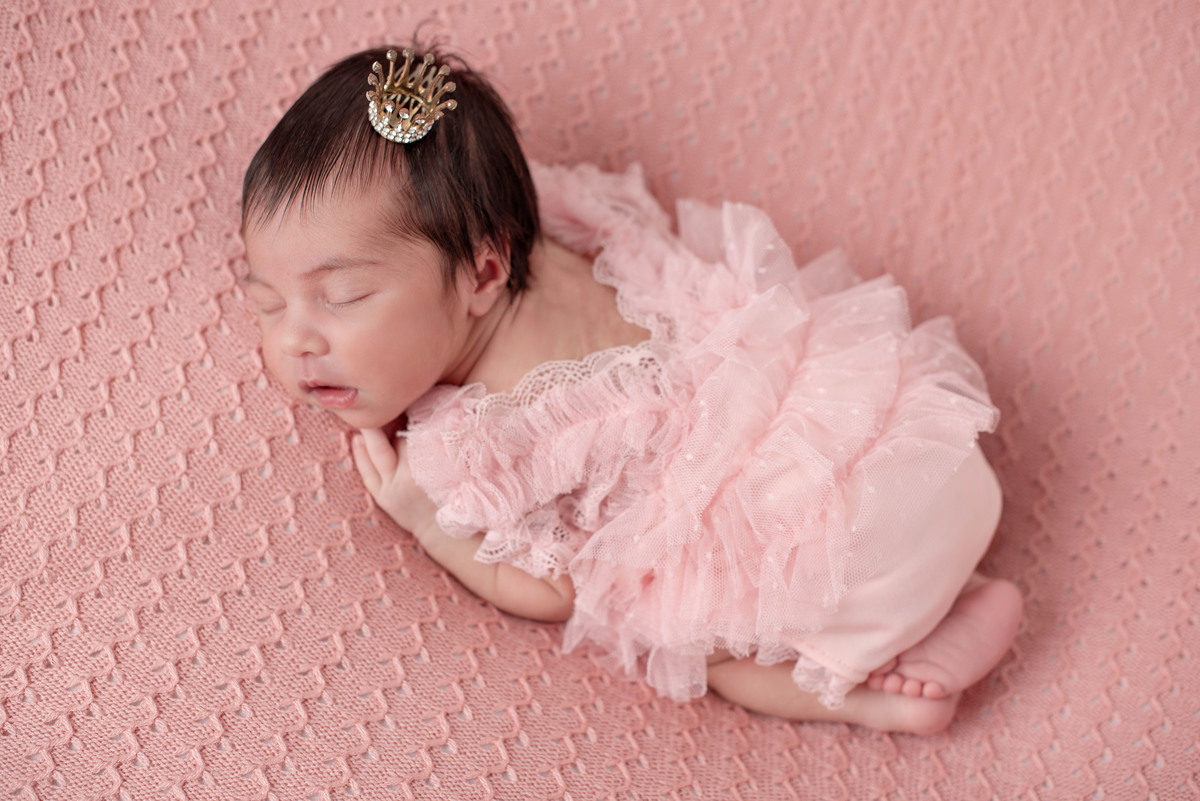 ensaio newborn estúdio menina princesa no puf, akleine fotografias, Imperatriz MA.