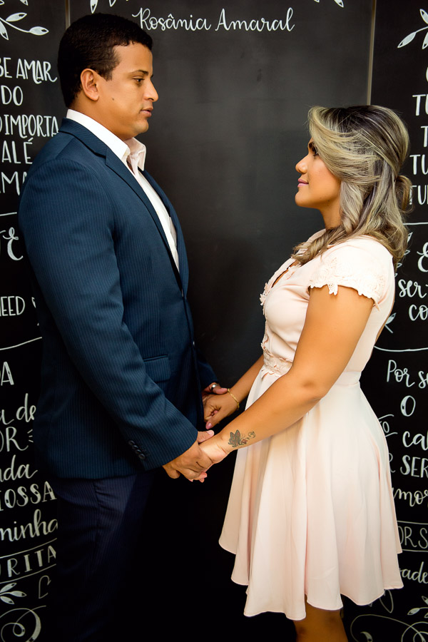 noivos de frente se olhando