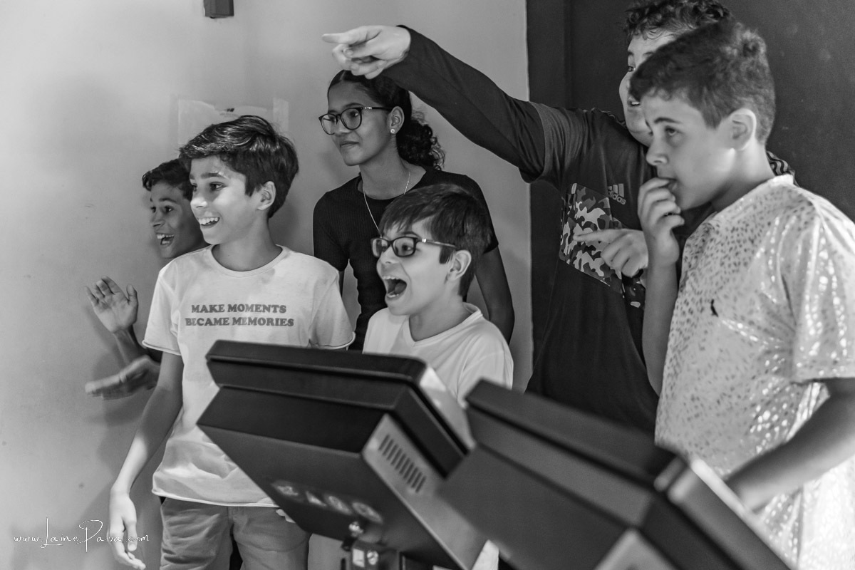 aniversario de 12 anos de menino com amigos em casa de jogo com boliche e sinuca no vem pra mesa gamer center no via direta em natal/rn