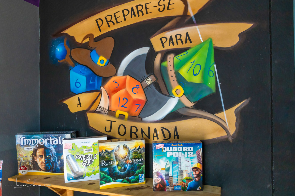 aniversario de 12 anos de menino com amigos em casa de jogo com boliche vem pra mesa gamer center no via direta em natal/rn