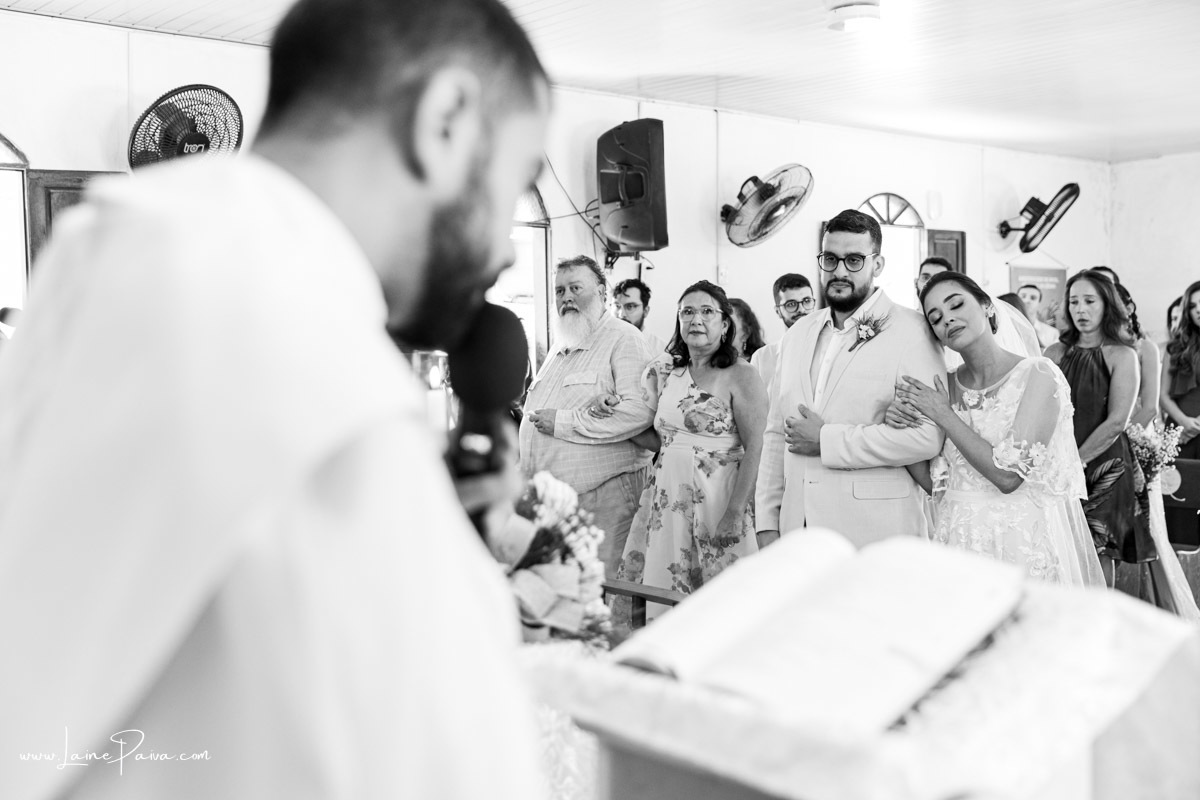 casamento de dia, fotografia de casamento, fotógrafo de casamento, casal, wedding, fotografo em natal, casamento religioso, decoração,  Praia Barra do Rio, casamento natal, casamento católico, igreja de Barra do Rio, religioso, vestido de noiva, praia