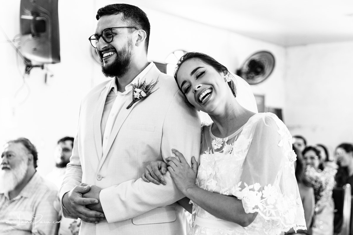 casamento de dia, fotografia de casamento, fotógrafo de casamento, casal, wedding, fotografo em natal, casamento religioso, decoração,  Praia Barra do Rio, casamento natal, casamento católico, igreja de Barra do Rio, religioso, vestido de noiva, praia