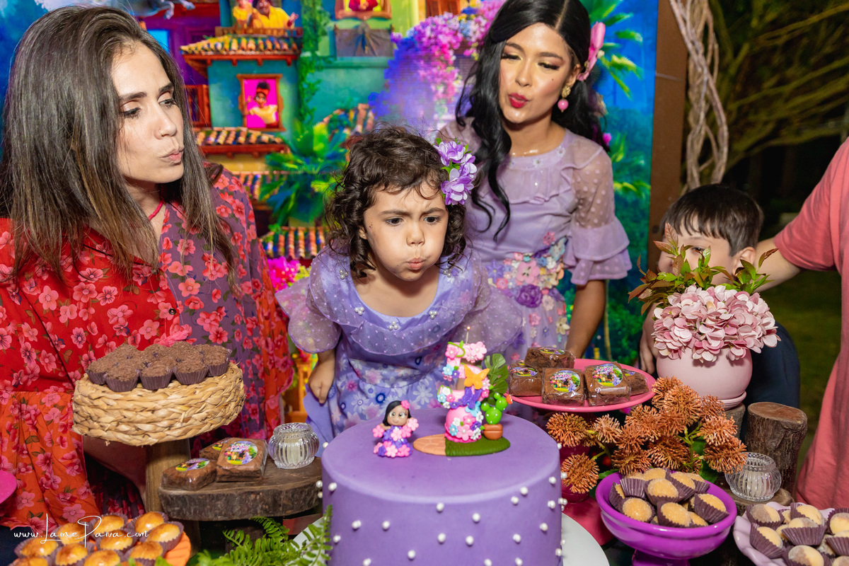 aniversario de 5 anos infantil de menina tema filme da Disney Encanto no condominio green club 3 em parnamirim - natal - fotografo infantil - foto aniversario fotografia em nata decoração