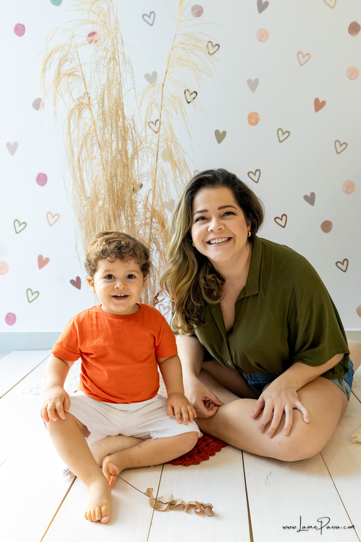 ensaio dia das maes em estudio, decoração das mães, mãe e filho, fotos expontaneas, estudio, natal e regiao, foto com filho, maternidade, especial, felicidade, foto feliz, animação, familia, mamãe