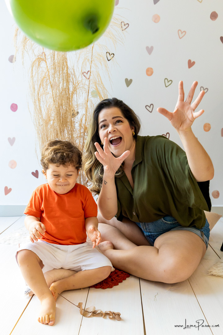 ensaio dia das maes em estudio, decoração das mães, mãe e filho, fotos expontaneas, estudio, natal e regiao, foto com filho, maternidade, especial, felicidade, foto feliz, animação, familia, mamãe