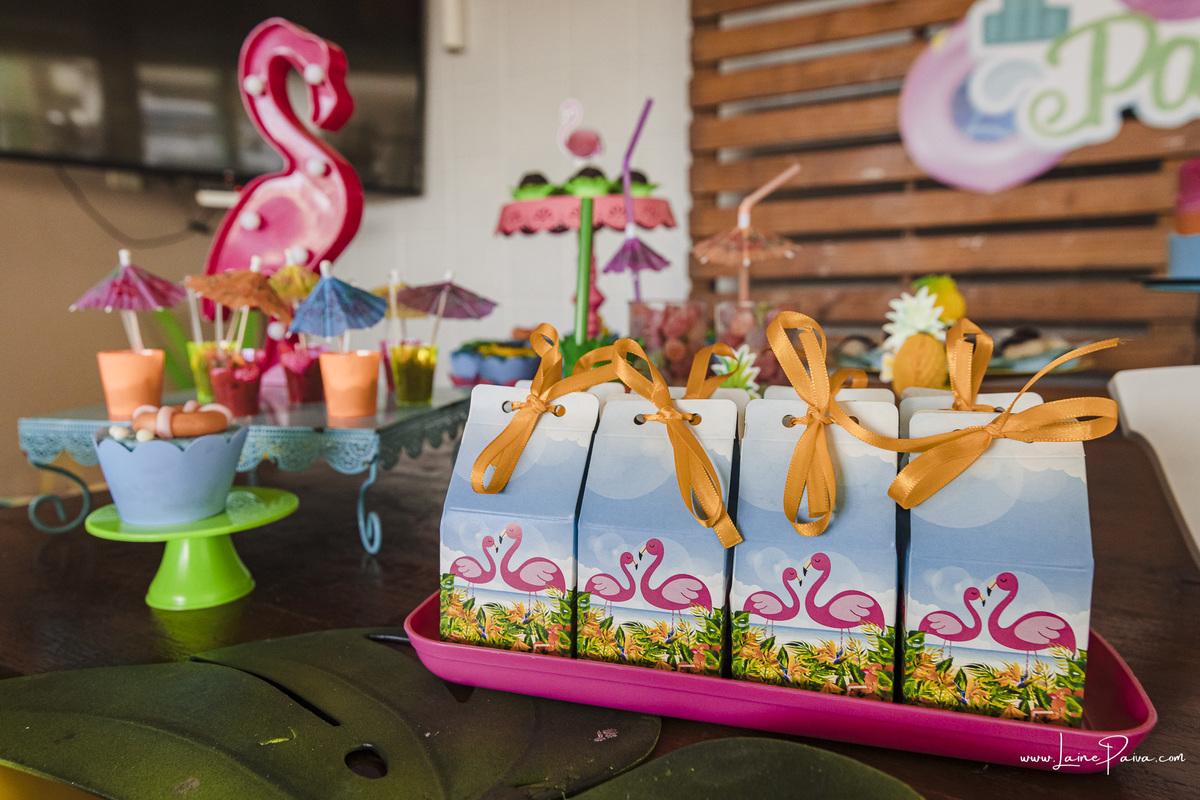 aniversario de 10 anos infantil de menina tema Pool Party. Festa no condominio.  Festa com decoração, doces, brincadeiras, diversão, bolo, familia, fotografia de aniversario, fotografo infantil, fotografo em natal, festa de menina, futebol de sabão, 