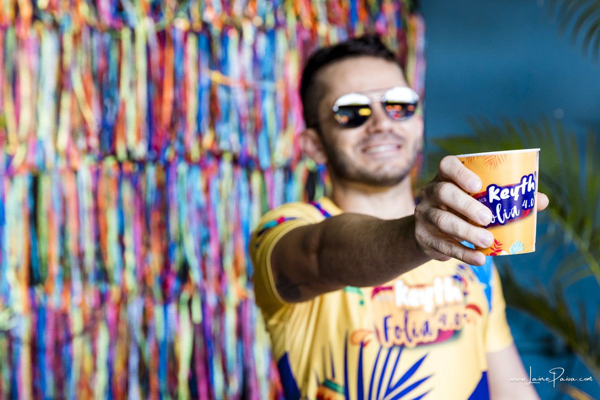 aniversario de 40 anos, tema micareta de carnaval. Redação Bar, Ativa Cerimonial,  Banda Preto no Branco, Jr. Bahya, bolo, familia, fotografia de aniversario, festa, fotografo em natal, Andinho e Banda, amigos, aniversario de adulto, 