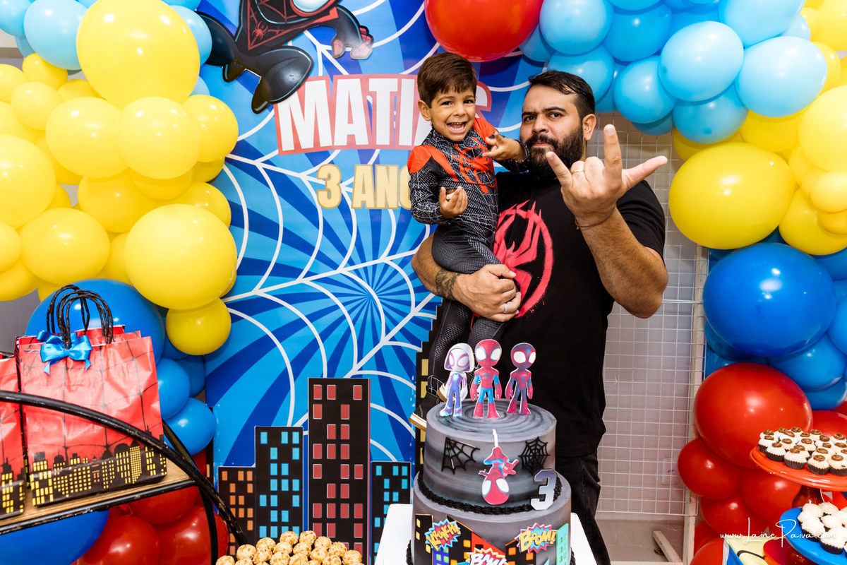 aniversario de 3 anos, tema homem aranha, spider man, infantil de menino, Festa com decoração, doces, brincadeiras, diversão, bolo, familia, fotografia de aniversario, fotografo infantil, fotografo em natal, festa no condominio spazzio nautillus