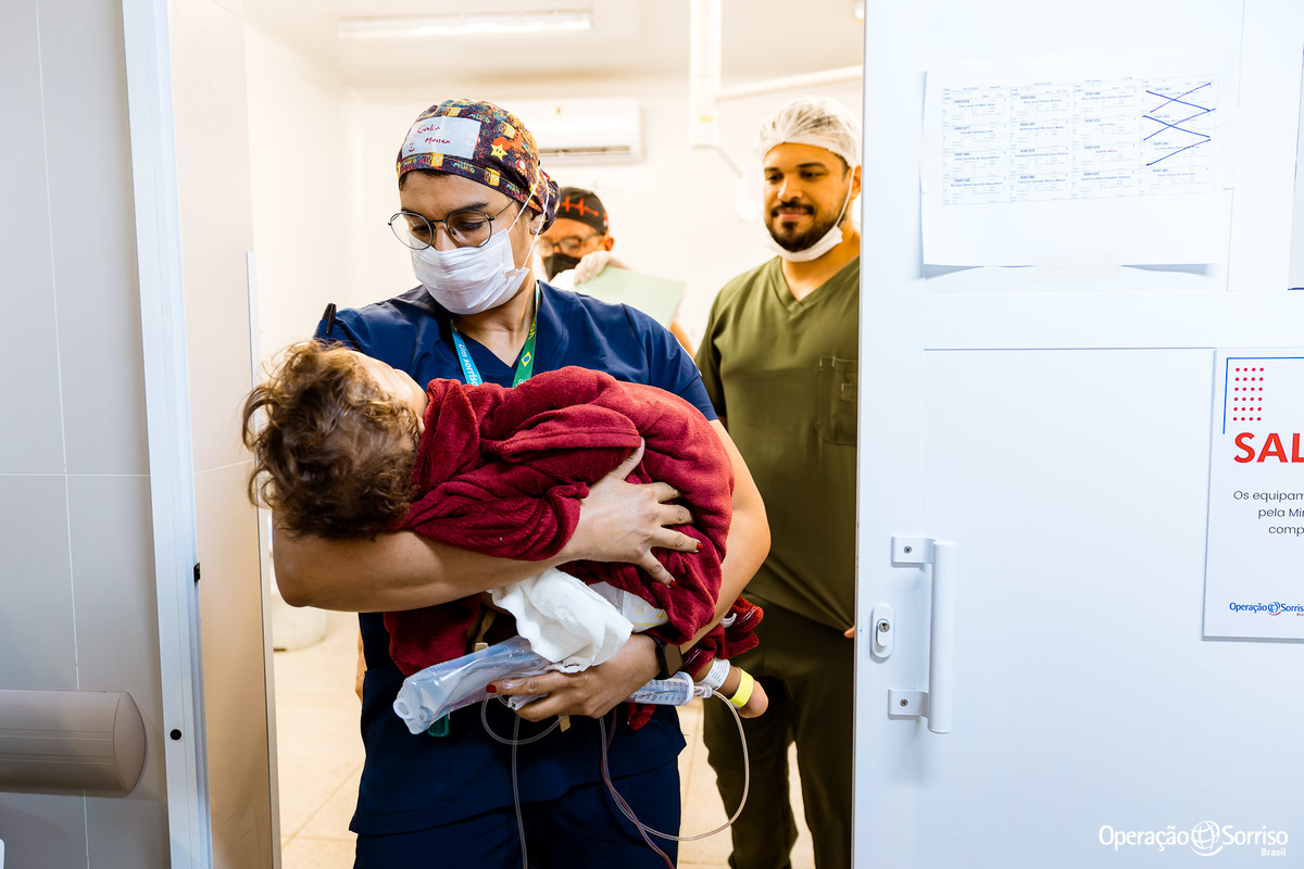Operação Sorriso Brasil, MIssão Porto Velho, Operation Smile, Azul linhas aereas, Rondônia, Lábio leporino, fenda palatina, Johnson & Johnson, triagem, cirurgias, crianças, 