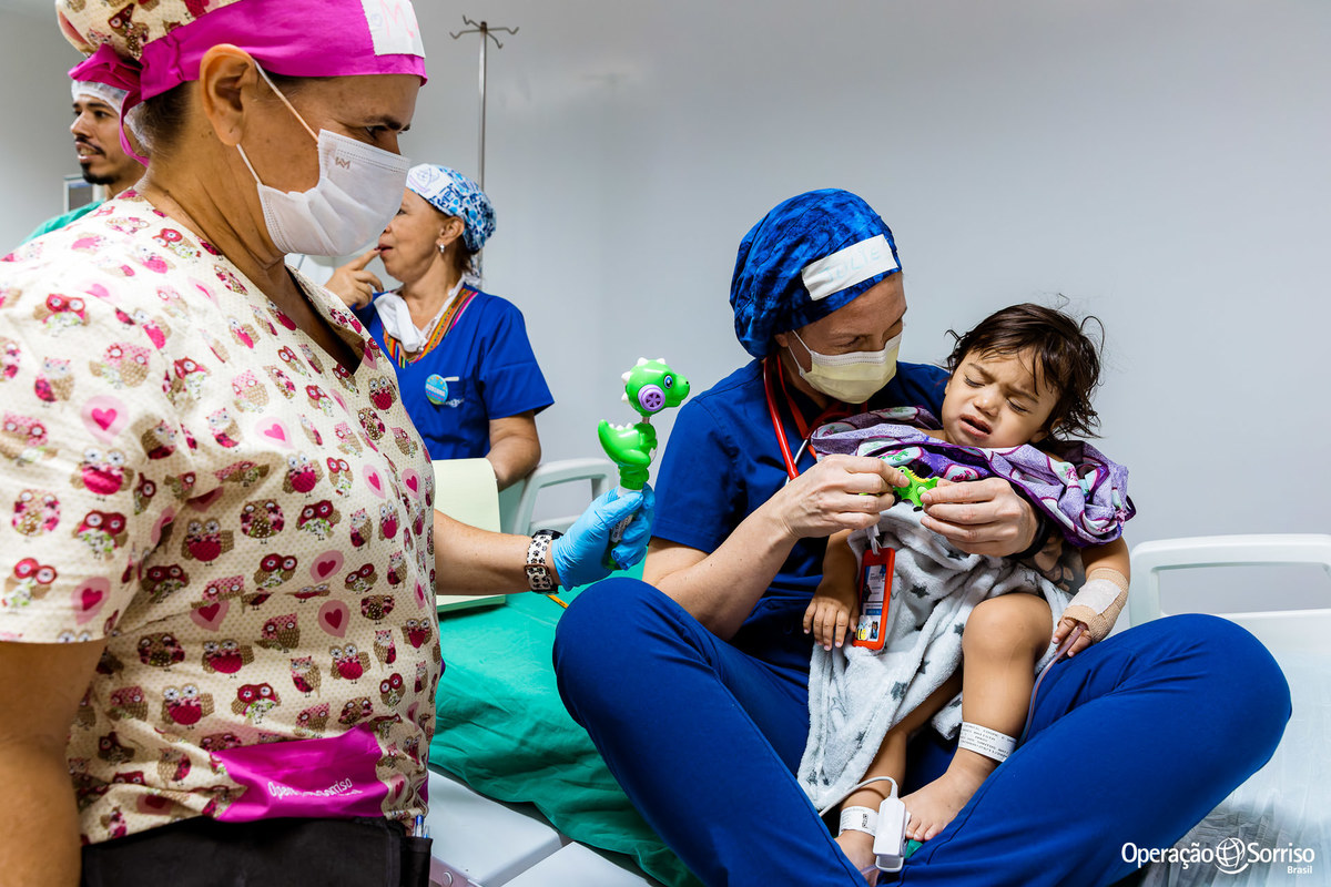 Operação Sorriso Brasil, MIssão Porto Velho, Operation Smile, Azul linhas aereas, Rondônia, Lábio leporino, fenda palatina, Johnson & Johnson, triagem, cirurgias, crianças, 