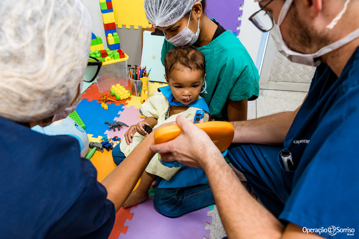 Operação Sorriso Brasil, MIssão Porto Velho, Operation Smile, Azul linhas aereas, Rondônia, Lábio leporino, fenda palatina, Johnson & Johnson, triagem, cirurgias, crianças, 