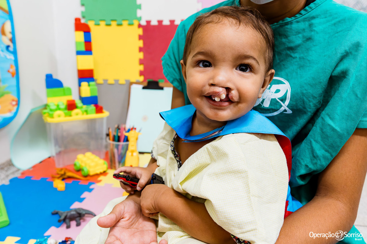Operação Sorriso Brasil, MIssão Porto Velho, Operation Smile, Azul linhas aereas, Rondônia, Lábio leporino, fenda palatina, Johnson & Johnson, triagem, cirurgias, crianças, 
