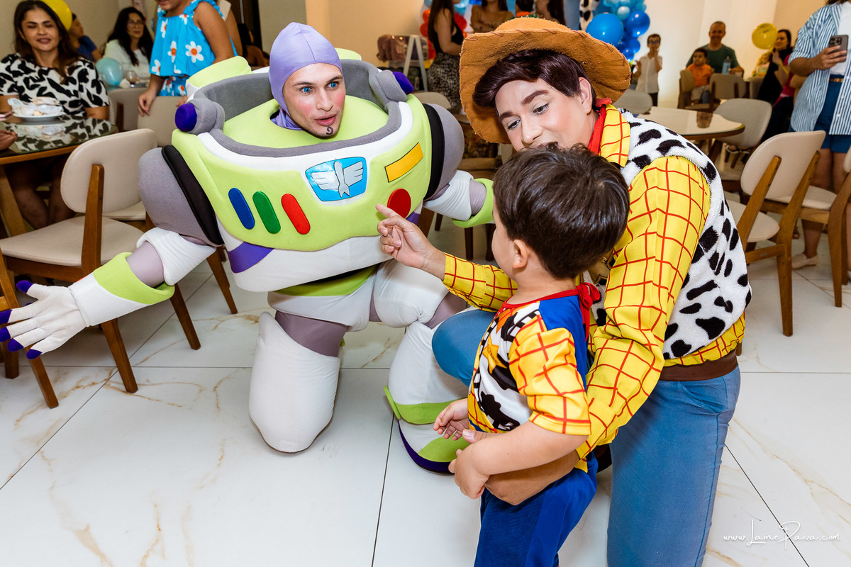 aniversario de 3 anos, tema Toy Story, Disney, infantil de menino, Festa com decoração, doces, brincadeiras, diversão, bolo, familia, fotografia de aniversario, fotografo infantil, fotografo em natal, festa no condominio Bosque dos Passaros