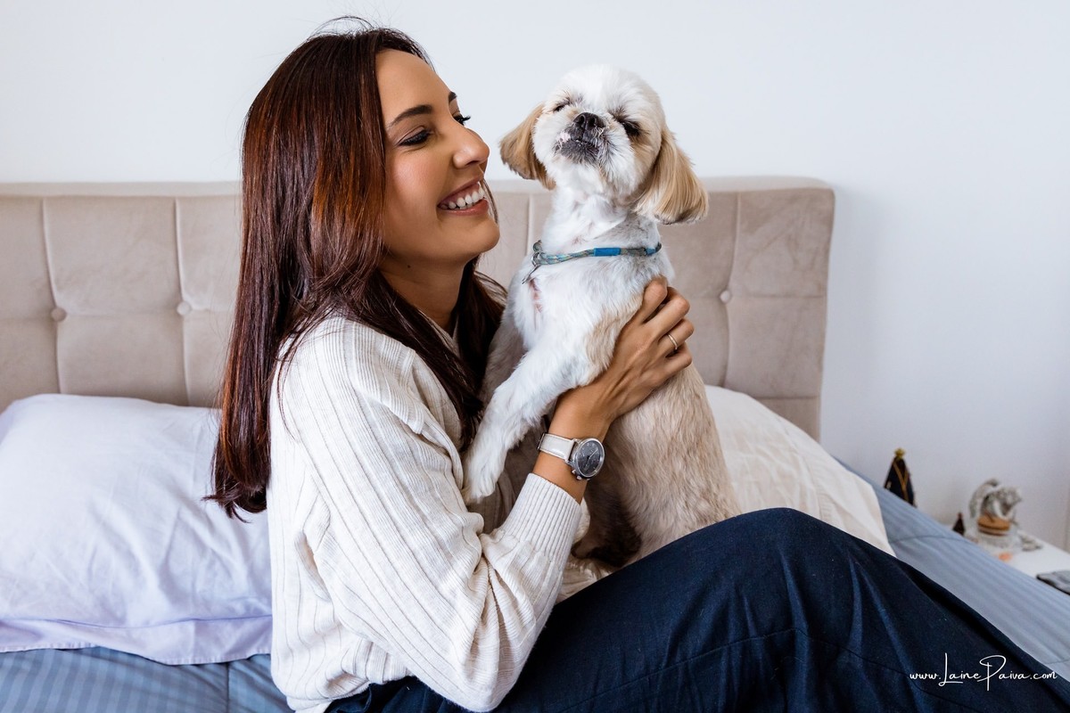 ensaio em casa, ensaio com pet, ensaio familia, cachorro, pet, pet lover, natal, ahead, condominio, fotografia de familia, fotografo em natal, foto em casa, fim de tarde, amor, animal de estimação, maltes, ShihTzu
