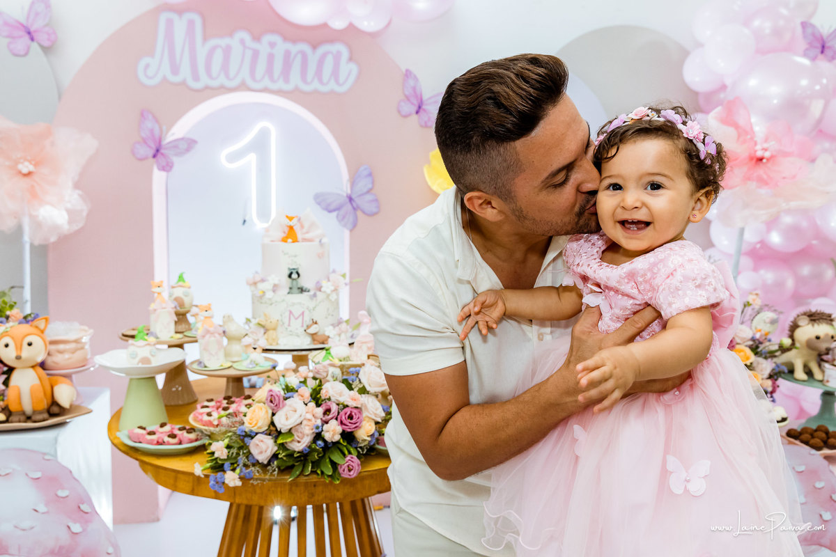 aniversario de 1 ano, tema floresta encantada, infantil de menina, Festa com decoração, doces, brincadeiras, diversão, bolo, familia, fotografia de aniversario, fotografo infantil, fotografo em natal, festa no condominio ecoville