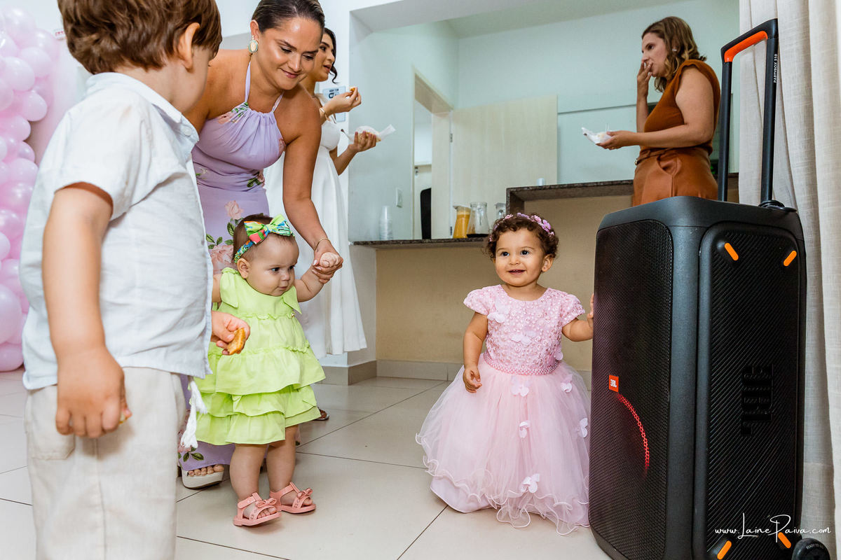 aniversario de 1 ano, tema floresta encantada, infantil de menina, Festa com decoração, doces, brincadeiras, diversão, bolo, familia, fotografia de aniversario, fotografo infantil, fotografo em natal, festa no condominio ecoville