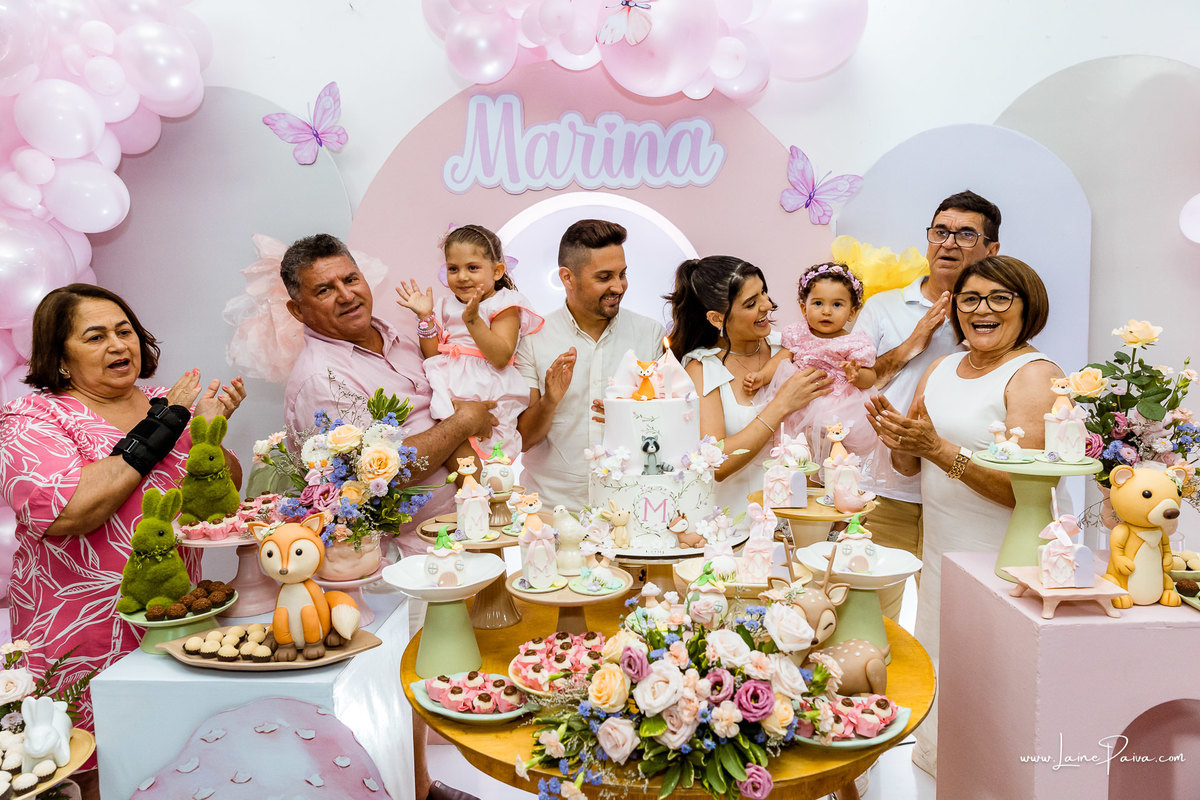 aniversario de 1 ano, tema floresta encantada, infantil de menina, Festa com decoração, doces, brincadeiras, diversão, bolo, familia, fotografia de aniversario, fotografo infantil, fotografo em natal, festa no condominio ecoville