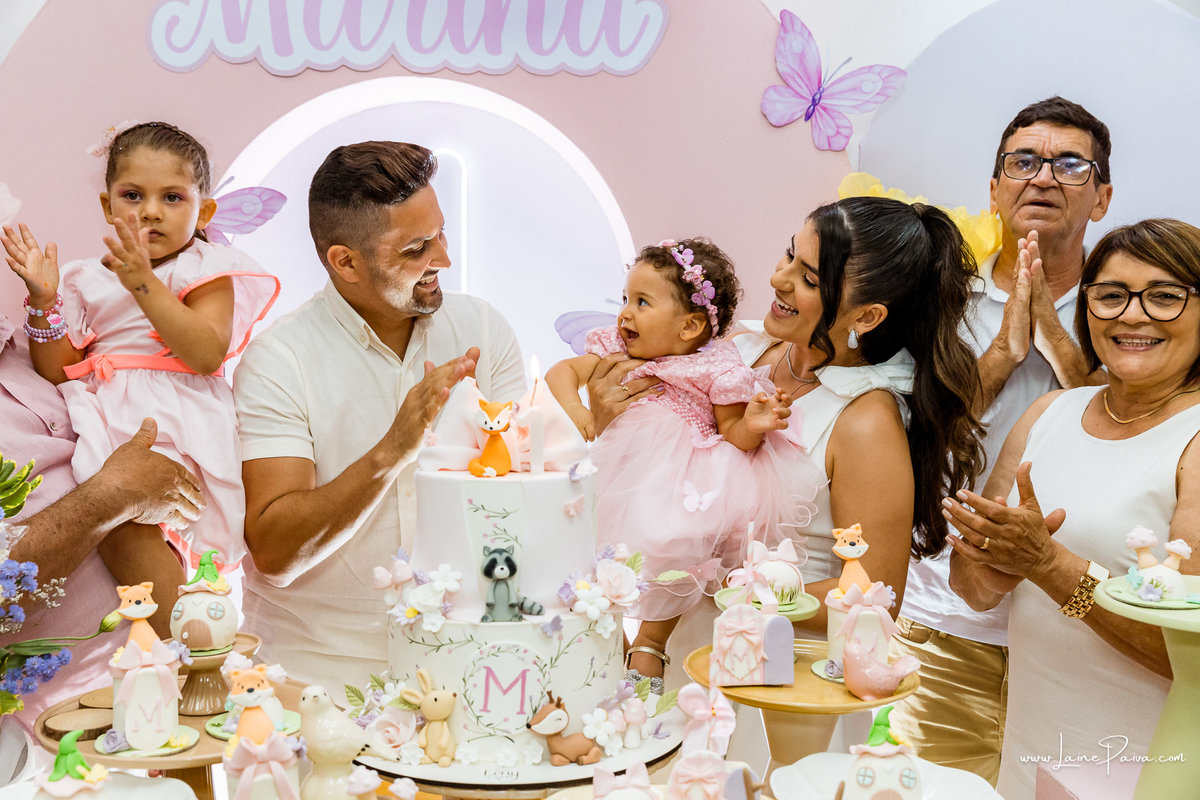 aniversario de 1 ano, tema floresta encantada, infantil de menina, Festa com decoração, doces, brincadeiras, diversão, bolo, familia, fotografia de aniversario, fotografo infantil, fotografo em natal, festa no condominio ecoville