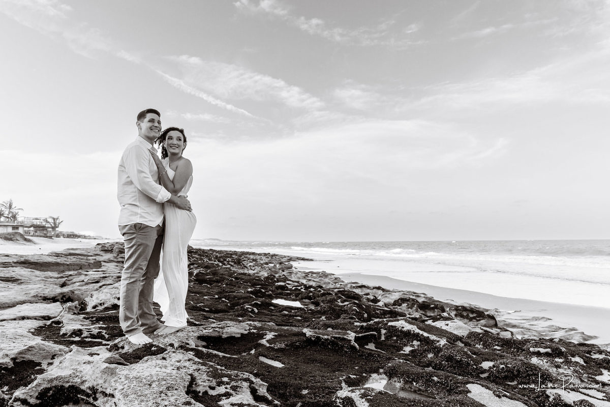 ensaio casal, praia, Pipa, Tibau do Sul, natal, litoral, casamento, pre wedding, fotografia de casamento, fotografo em natal, foto na praia, fim de tarde, por do sol, praia do madeiro, mar, sol, amor, pedido de casamento,