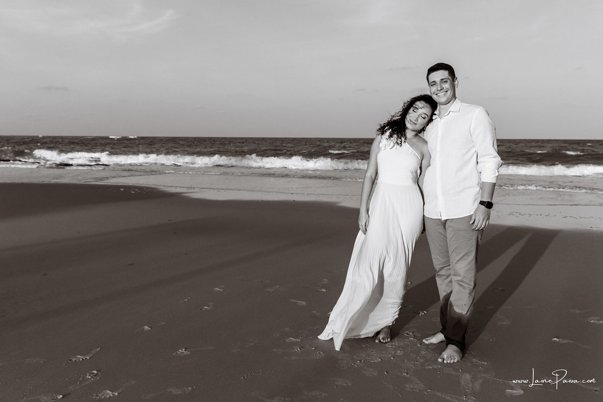 ensaio casal, praia, Pipa, Tibau do Sul, natal, litoral, casamento, pre wedding, fotografia de casamento, fotografo em natal, foto na praia, fim de tarde, por do sol, praia do madeiro, mar, sol, amor, pedido de casamento,