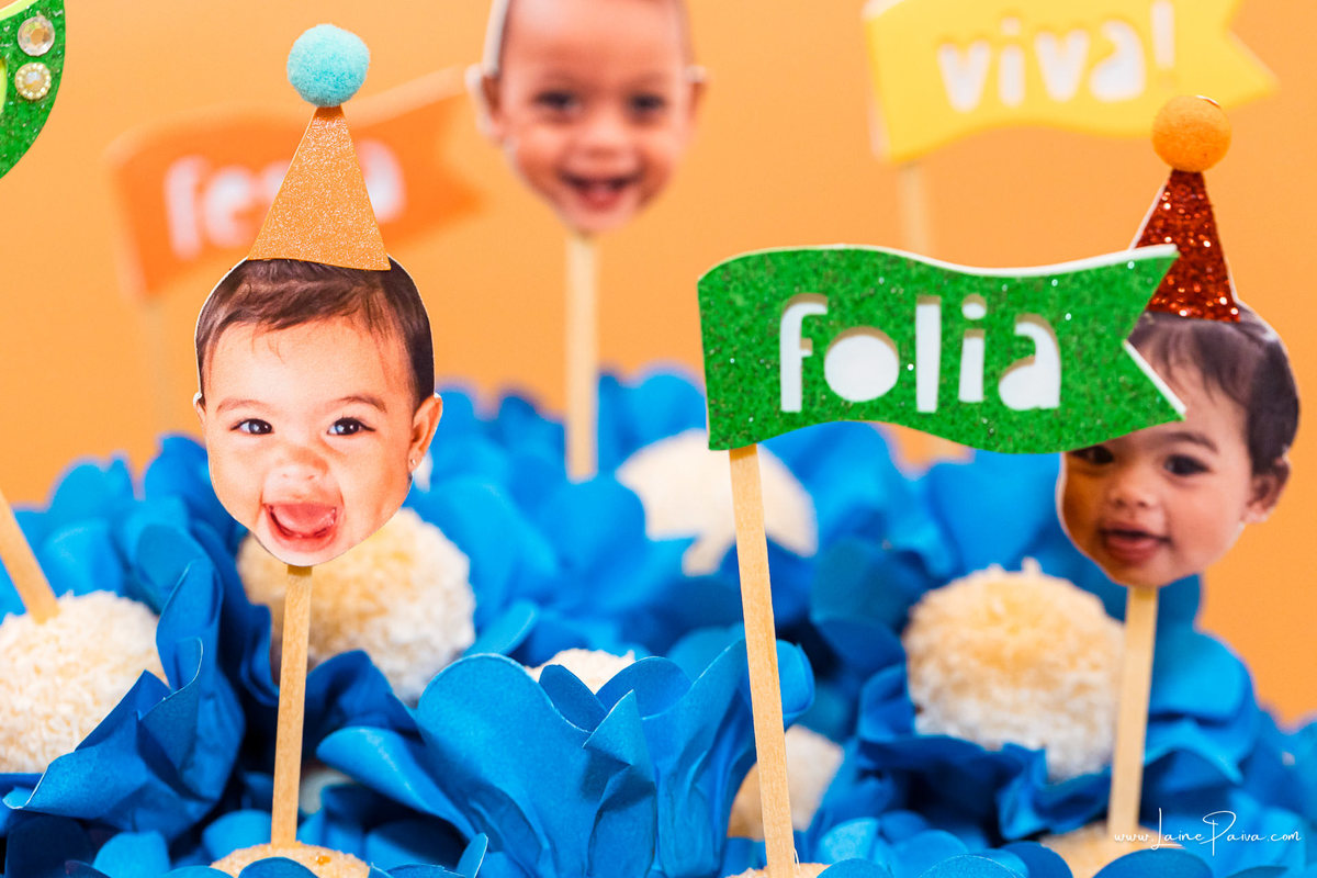 aniversario de 1 ano, tema carnaval, bloquinho, infantil de menino e menina, Festa com decoração, doces, brincadeiras, diversão, bolo, familia, fotografia de aniversario, fotografo infantil, fotografo em natal, festa no condominio Alphaville Catuana