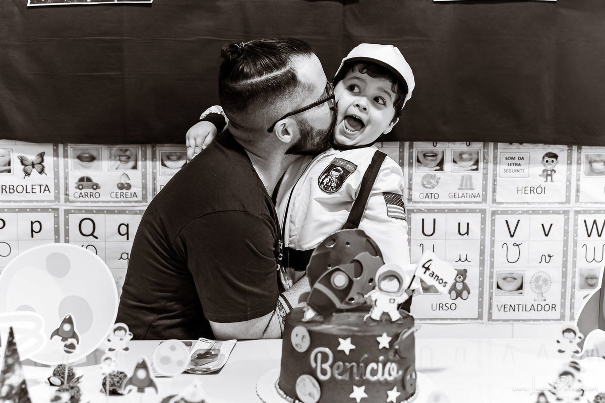festa na escola, festa a fantasia, aniversario de 4 anos, tema astronauta, infantil de menino, doces, brincadeiras, diversão,- bolo, familia, fotografia de aniversario, fotografo infantil, fotografo em natal, Escola Red and Blue