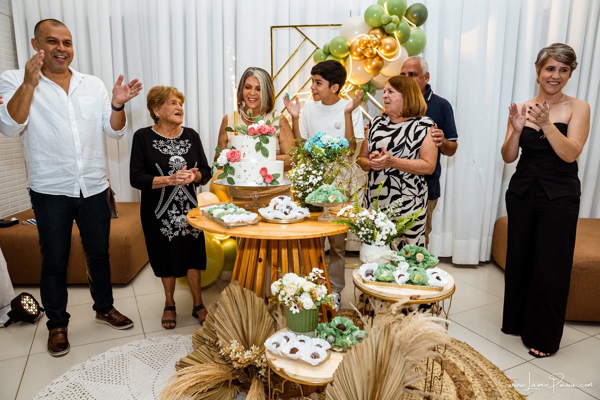 aniversario de 70 anos - Condominio Estrela do Atlantico - festa - bolo -  familia - fotografia de aniversario - amigos - fotografo em natal -aniversario de adulto - feminino - Petisqueria - Evento - Festa simples
