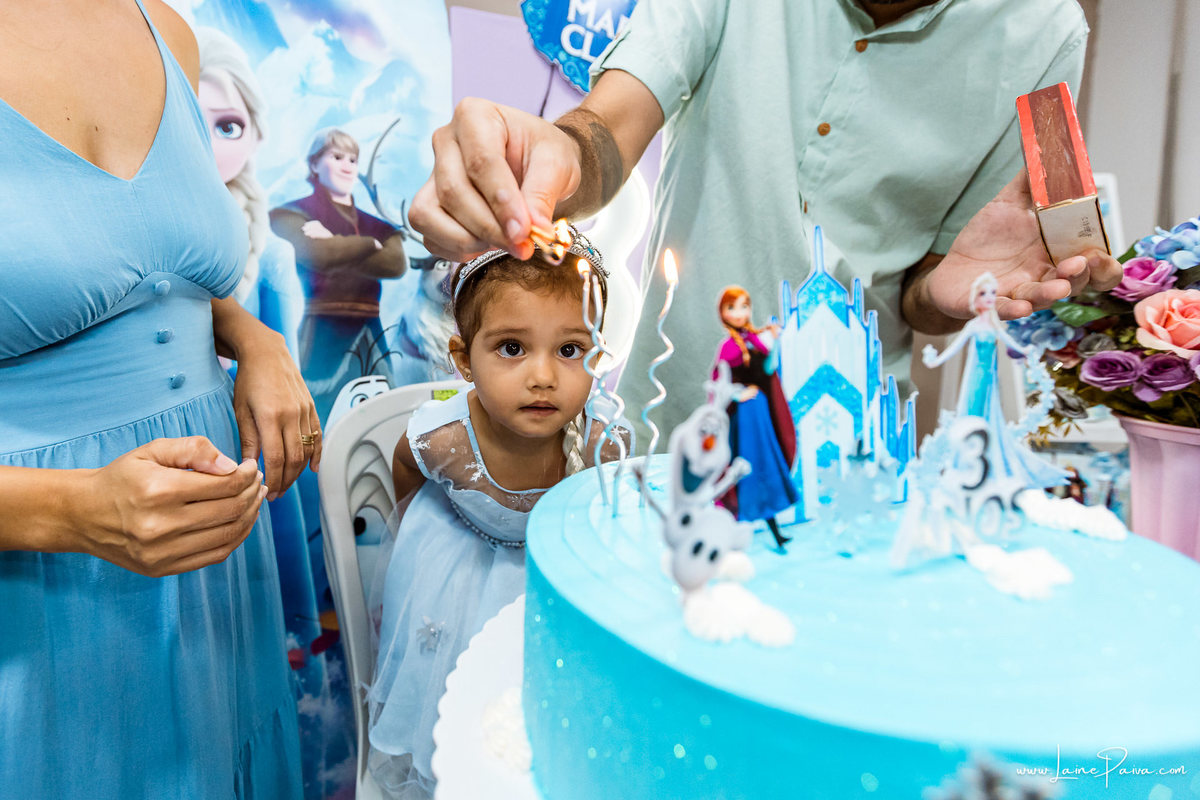 festa no condominio, festa de menina, aniversario de 3 anos, tema Frozen, infantil de menina, doces, brincadeiras, diversão, bolo, familia, fotografia de aniversario, fotografo infantil, fotografo em natal