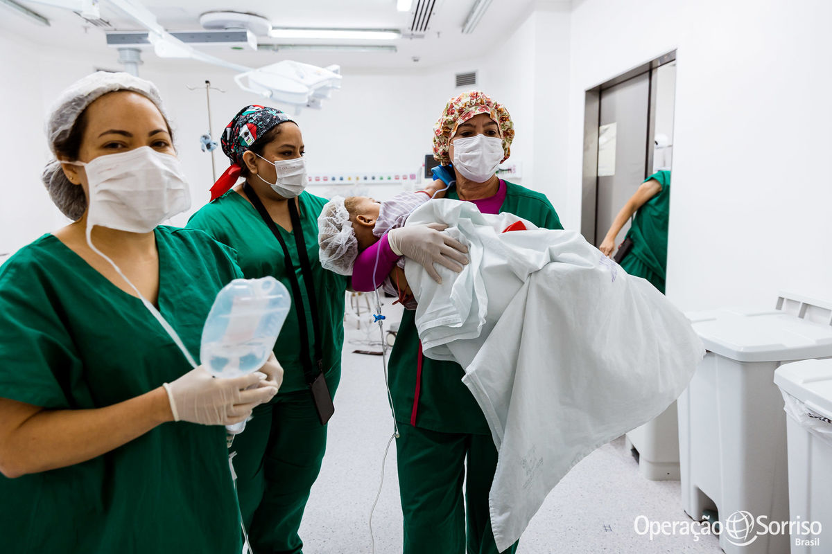 Operação Sorriso Brasil, Women in Medice,  MIssão Mossoró, Operation Smile, Azul linhas aereas, Hospital da Mulher,  Lábio leporino, fenda palatina, triagem, cirurgias, crianças, medicos, volutários, trabalho voluntário