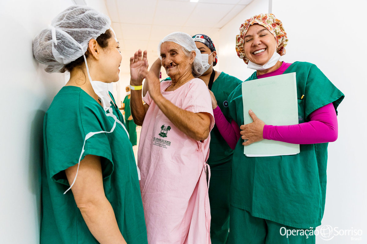 Operação Sorriso Brasil, Women in Medice,  MIssão Mossoró, Operation Smile, Azul linhas aereas, Hospital da Mulher,  Lábio leporino, fenda palatina, triagem, cirurgias, crianças, medicos, volutários, trabalho voluntário