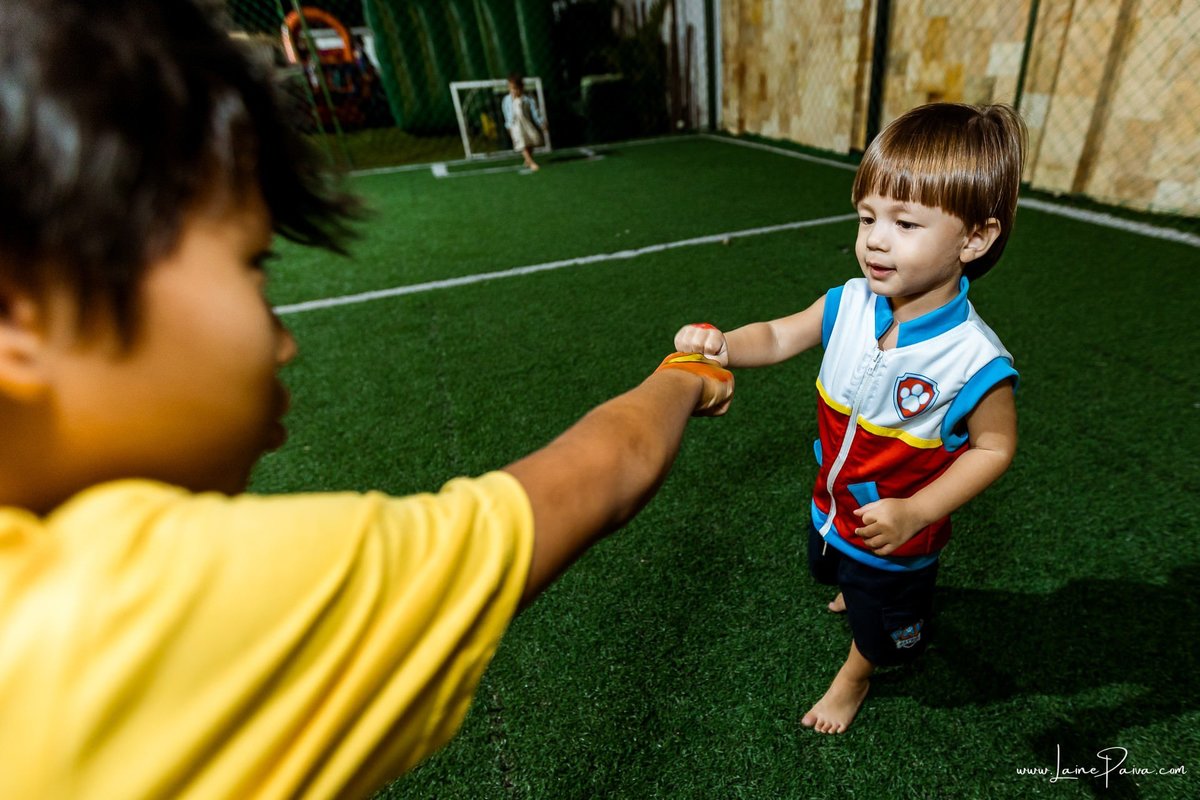 Festa de 3 ano do Bernardo no Let's play, com tema da patrulha canina, cheia de brincadeiras, diversão para as crianças e muito carinho de familiares e amigos. Fotografia de aniversario infantil em natal rn. Festa infantil de menino com bolo e doce.