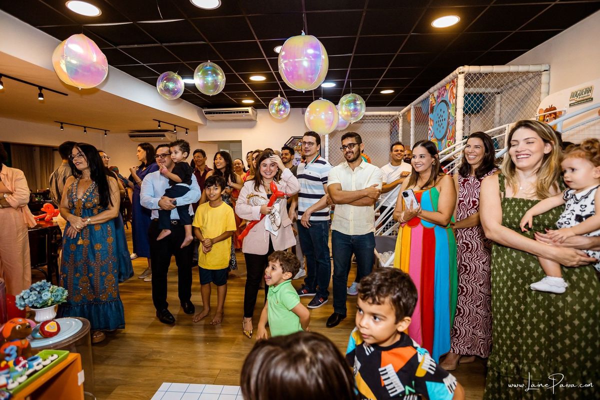 Festa de 3 ano do Bernardo no Let's play, com tema da patrulha canina, cheia de brincadeiras, diversão para as crianças e muito carinho de familiares e amigos. Fotografia de aniversario infantil em natal rn. Festa infantil de menino com bolo e doce.