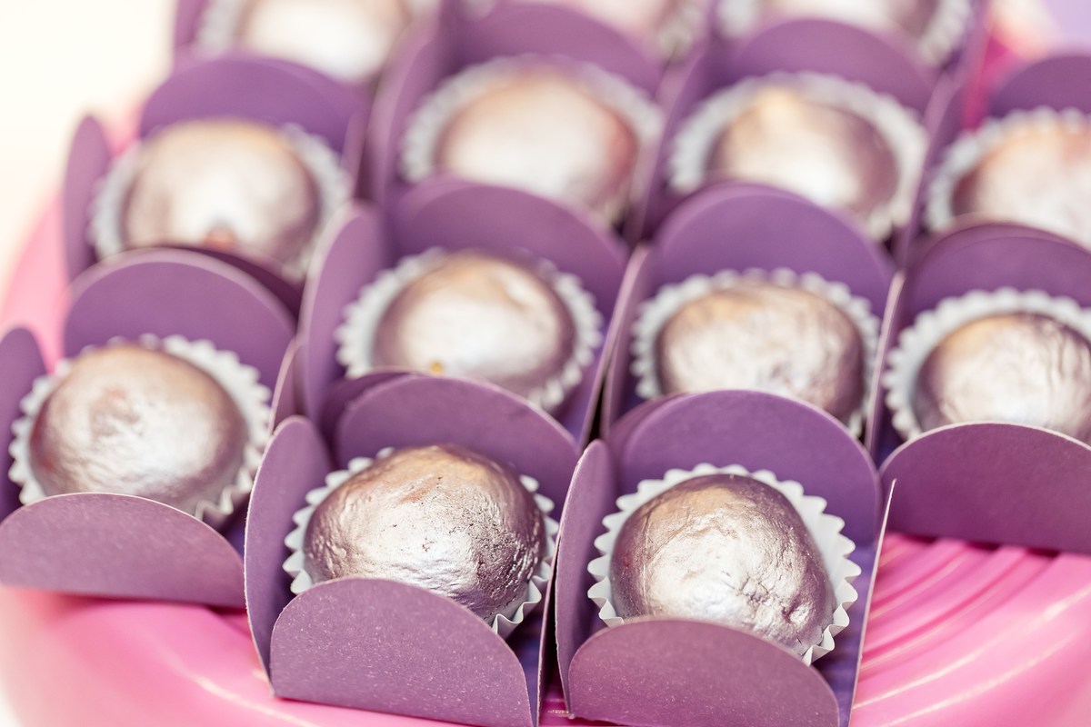 Festa de 10 anos de Maria Isis na Game Station do North Shopping, com tema borboleta, cheia de brincadeiras, diversão para as crianças e muito carinho de familiares e amigos. Fotografia de aniversario infantil em natal rn. Festa infantil de menina com bol