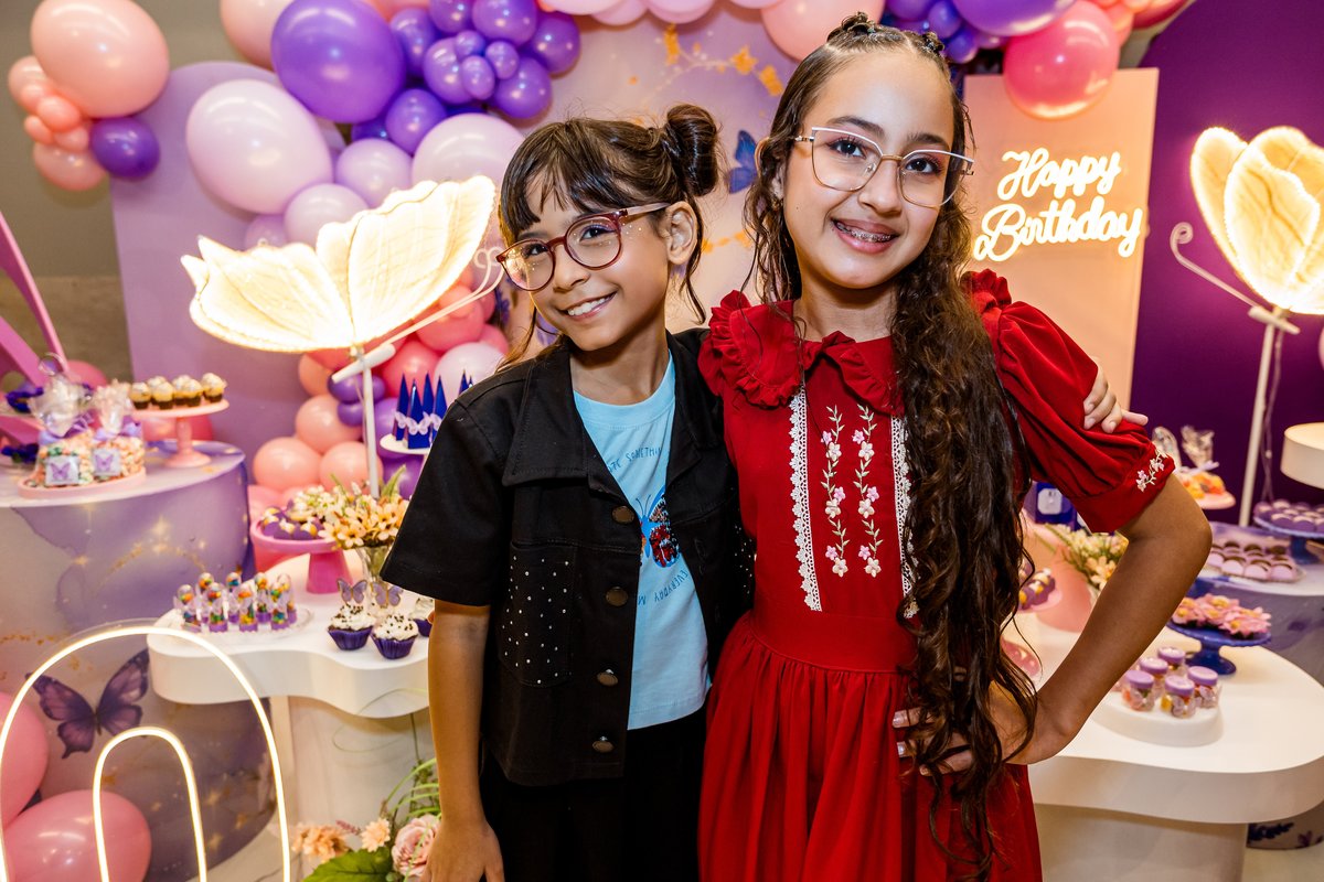 Festa de 10 anos de Maria Isis na Game Station do North Shopping, com tema borboleta, cheia de brincadeiras, diversão para as crianças e muito carinho de familiares e amigos. Fotografia de aniversario infantil em natal rn. Festa infantil de menina com bol