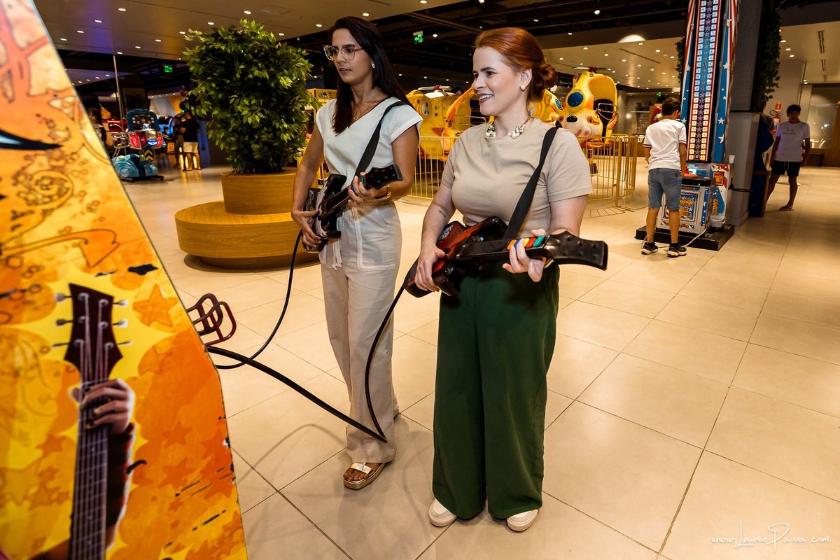 Festa de 10 anos de Maria Isis na Game Station do North Shopping, com tema borboleta, cheia de brincadeiras, diversão para as crianças e muito carinho de familiares e amigos. Fotografia de aniversario infantil em natal rn. Festa infantil de menina com bol