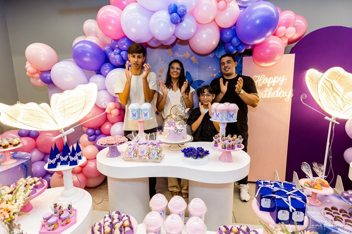 Festa de 10 anos de Maria Isis na Game Station do North Shopping, com tema borboleta, cheia de brincadeiras, diversão para as crianças e muito carinho de familiares e amigos. Fotografia de aniversario infantil em natal rn. Festa infantil de menina com bol