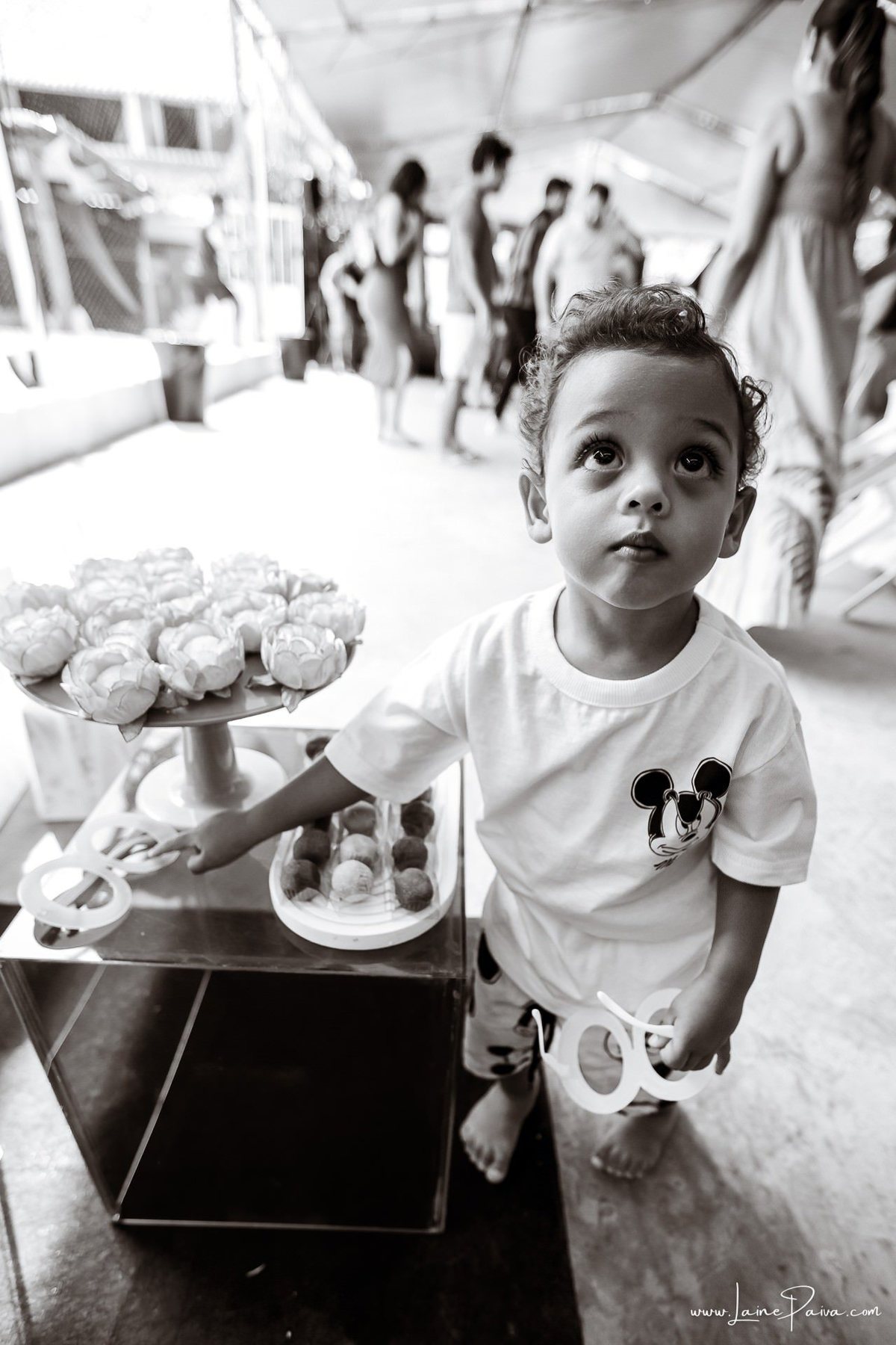 Festa de 11 anos de Malu na Arena Sandsport em Lagoa Nova, com tema balada neon, cheia de brincadeiras, diversão para as crianças e muito carinho de familiares e amigos. Com pula pula, futebol de sabão, animadores. Fotografia de aniversario infantil.
