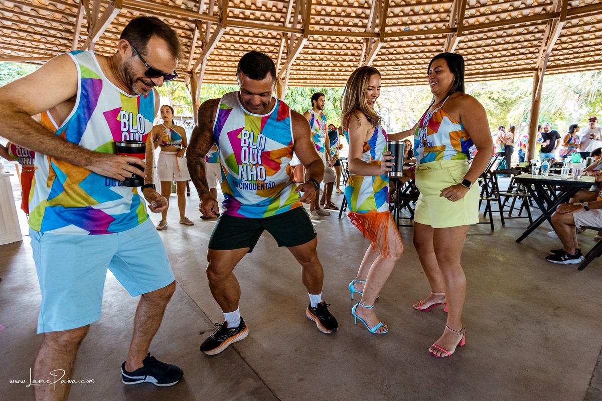 Festa de 50 anos de Charles na Fazenda Real III em Macaiba, com tema micareta, carnaval, diversão para todos com a banda Junior Bahya, aniversario, bloquinho, bebida, dança, familia, animação, Axé, Fotografia de aniversario, fotografo em natal